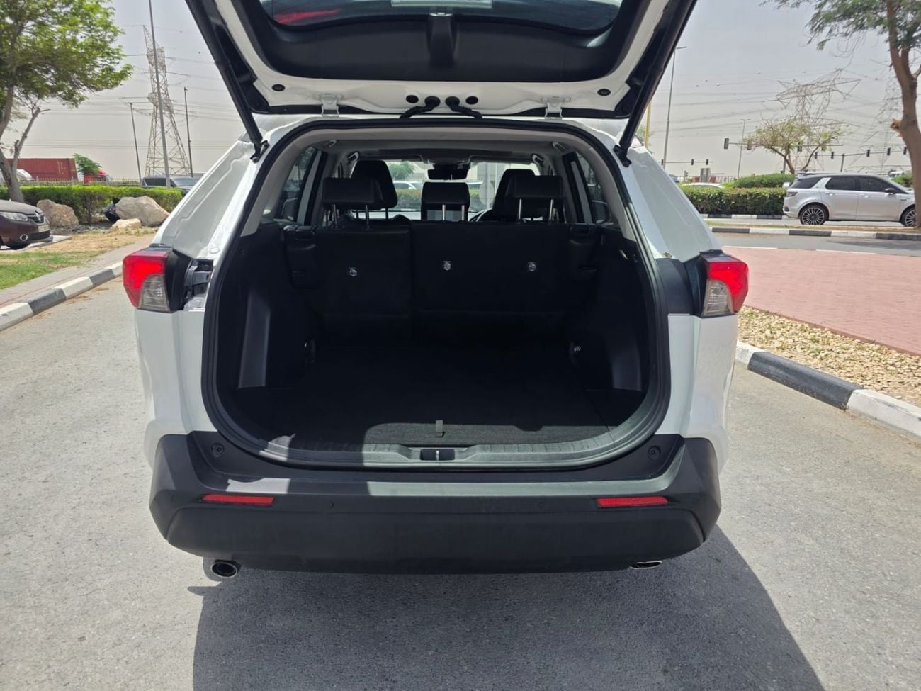 Toyota RAV4 2025 | 2.5L HYBRID ENGINE | AT | RHD | SUNROOF | PUSH START ENGINE | 360 VIEW CAMERA