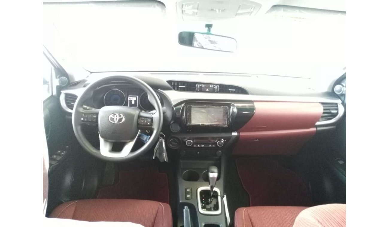 Toyota Hilux 2.7ltr PETROL Engin Mid Option
