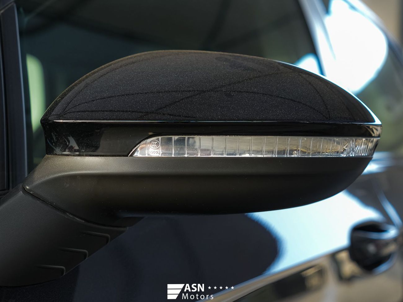 Volkswagen Golf R-Line Black Package Full Edition 2025 (Export Price)