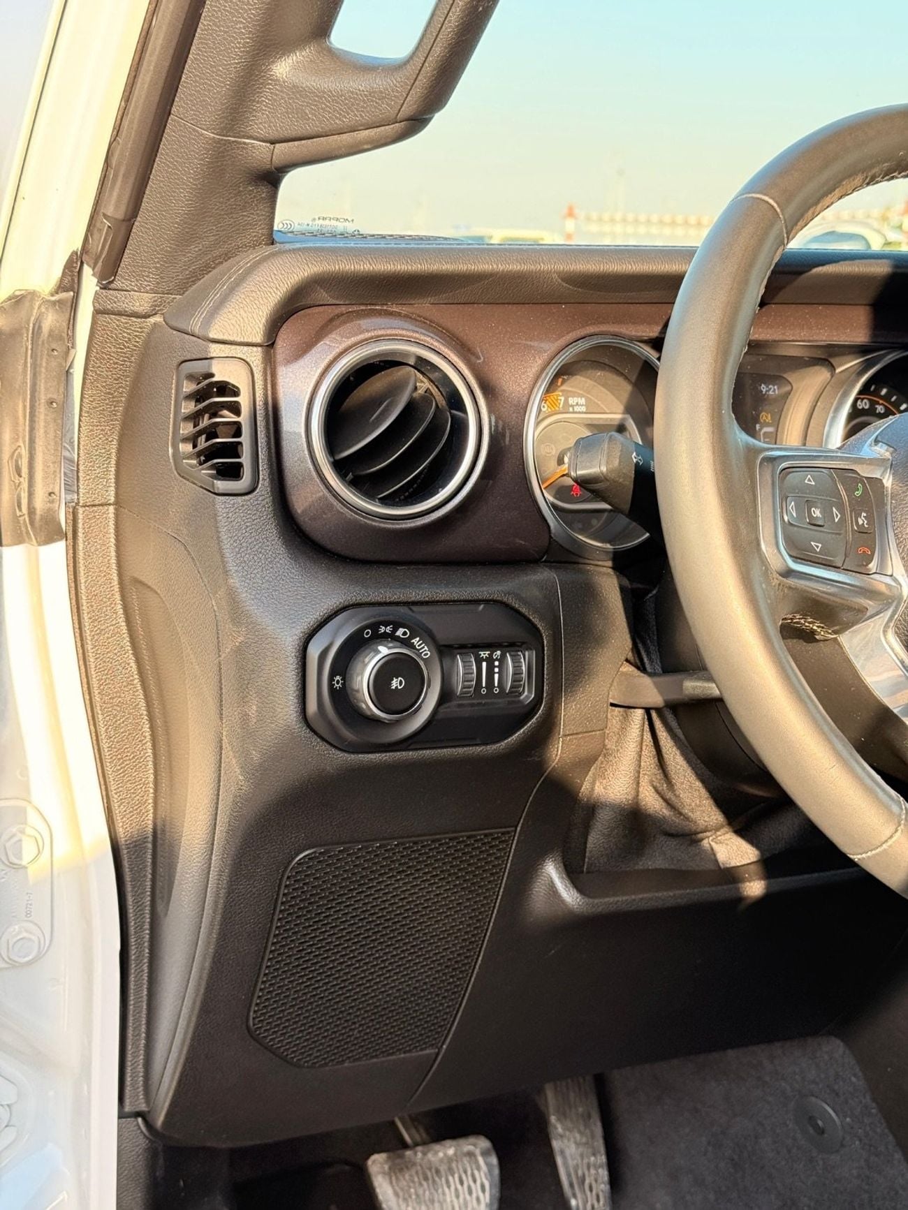 جيب رانجلر Unlimited Sahara 2.0L A/T