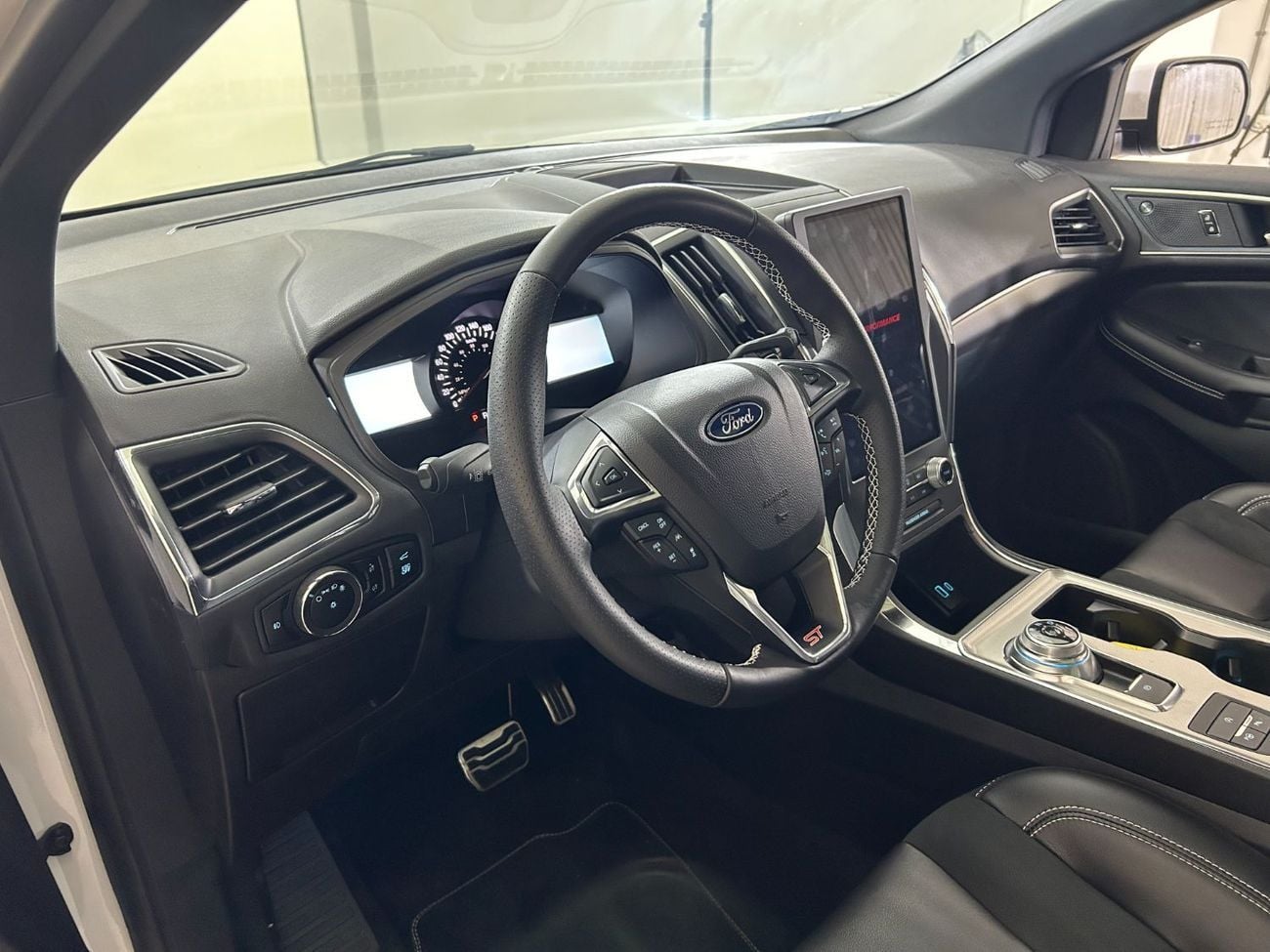 فورد إدج ST SST422/AL TAYER MOTORS AL QOUZ SHOWROOM