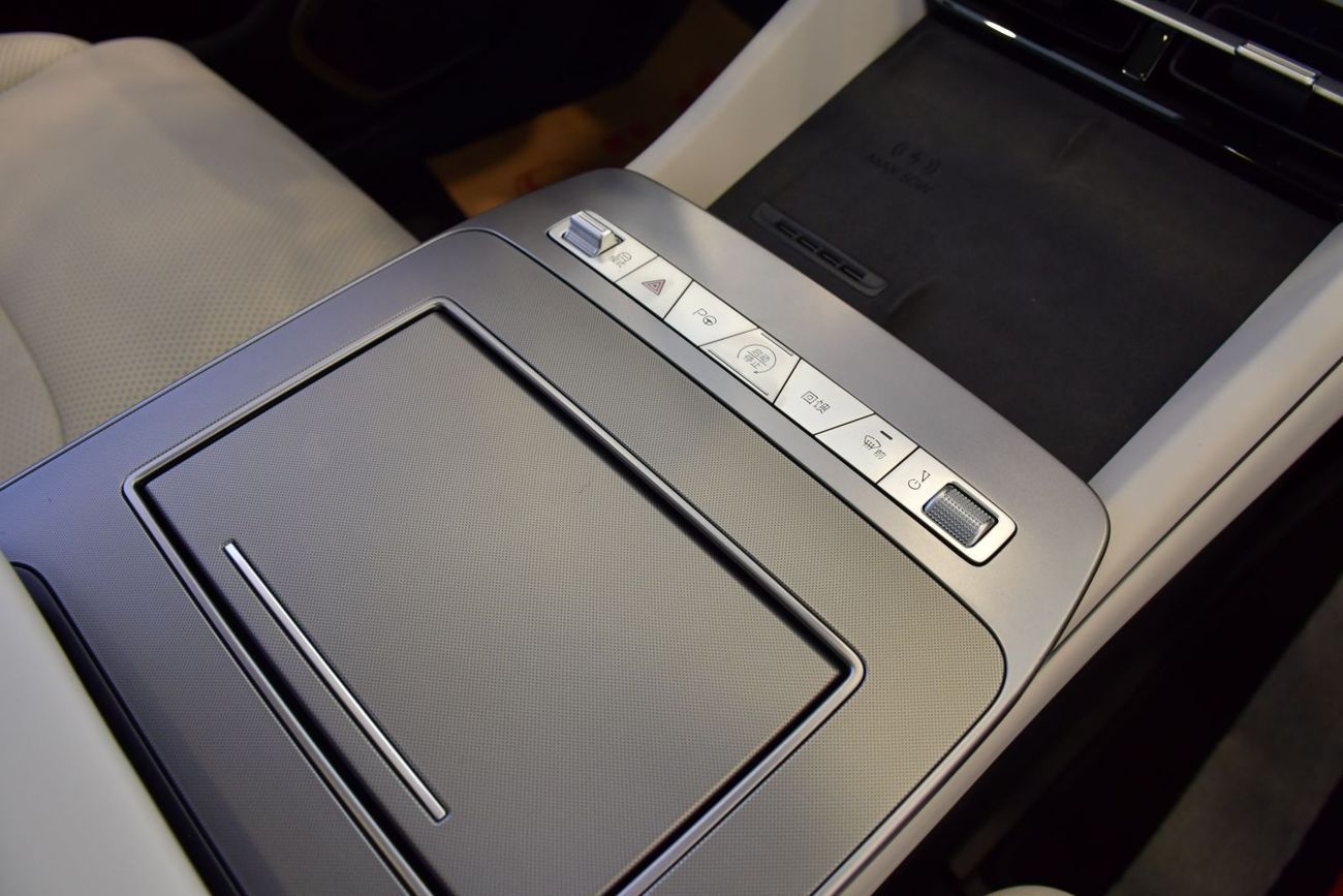 بي واي دي تانغ ل 600KM Four-wheel Drive LiDAR Flagship Model