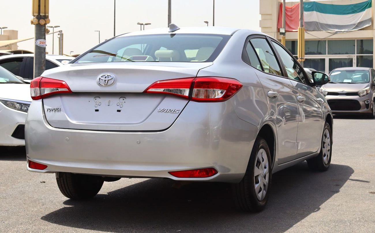 تويوتا يارس تويوتا يارس 2022 خليجى بحاله ممتازه ممشى 83000كم بمحرك 1500 سى سى بسعر 39000 درهم