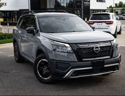 نيسان باثفايندر 3.5L SL 4WD (7 Seater)