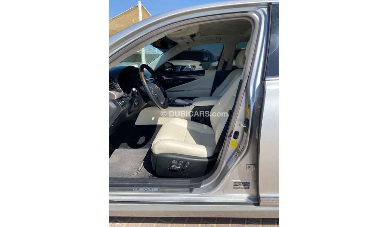 لكزس LS 460 لكزس LS460 بحاله ممتازه وارد امريكي