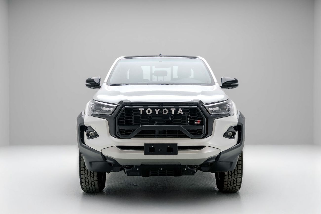 Toyota Hilux 4.0L - White Pearl + Black Me inside GR-S White | Export Only