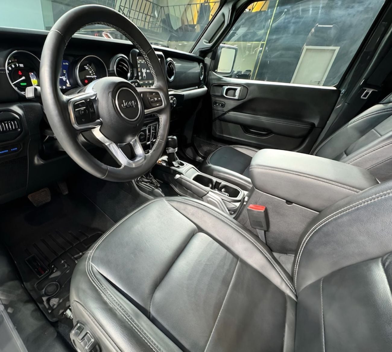 Jeep Wrangler Unlimited SAHARA 4XE