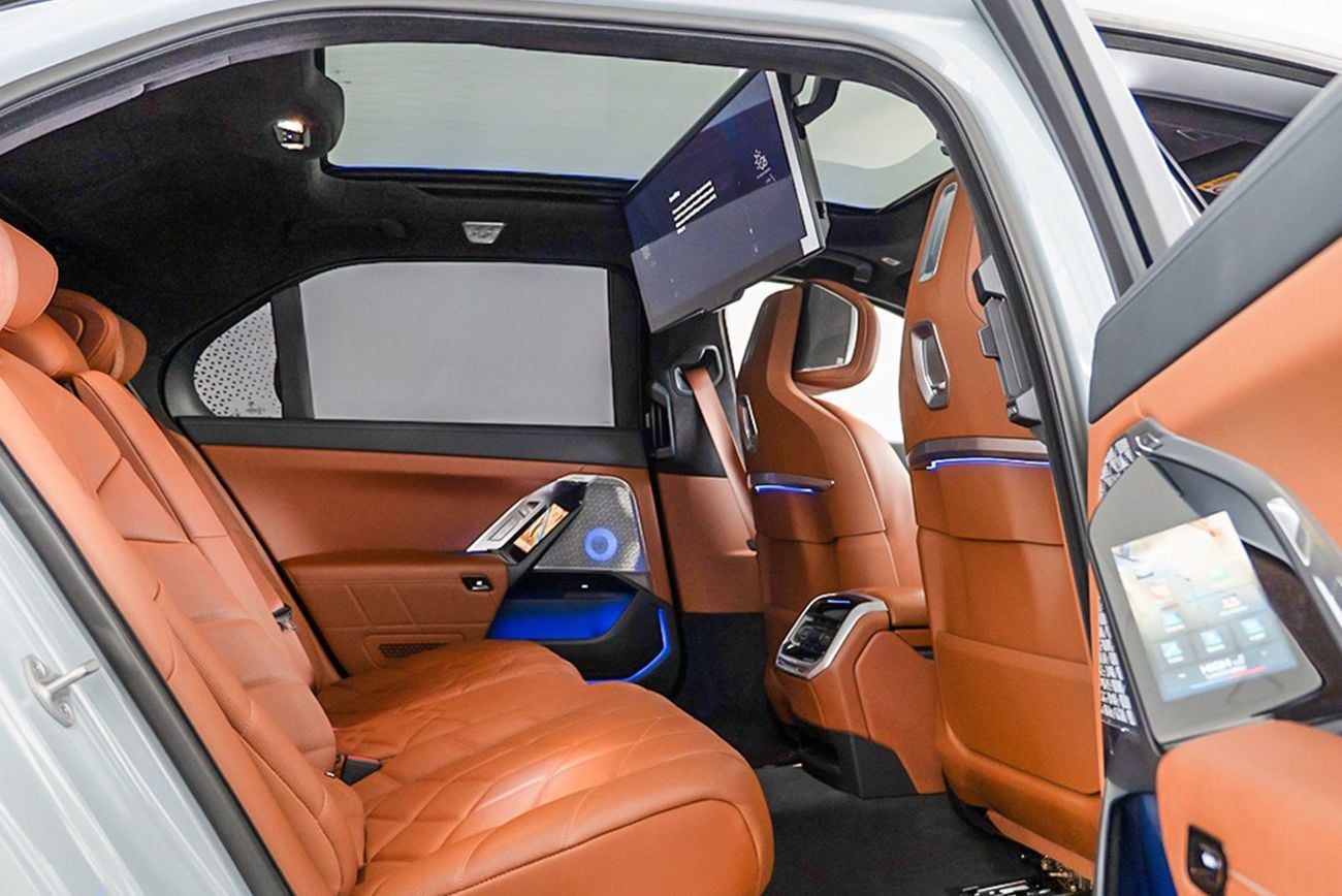 بي أم دبليو 740i