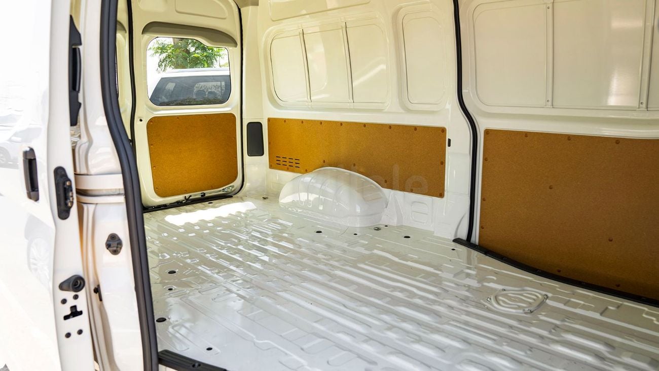 تويوتا هاياس TOYOTA HIACE HR CARGO VAN