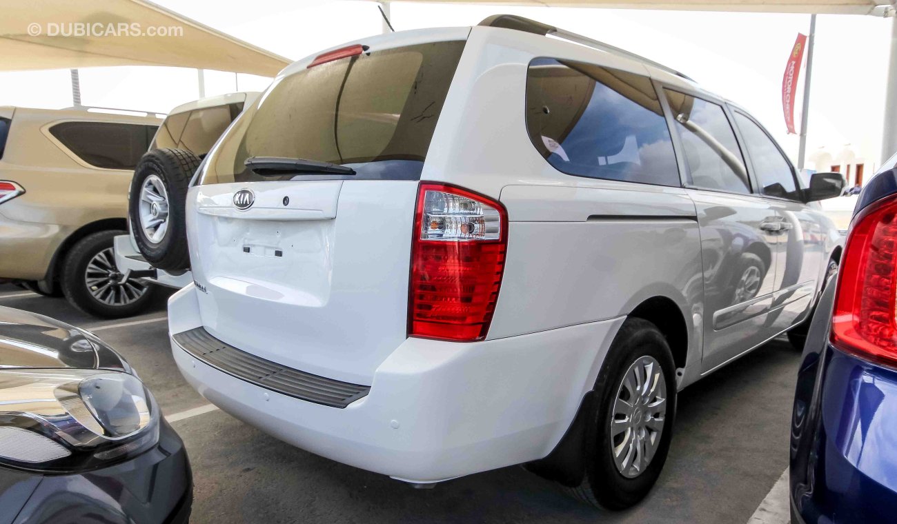 Kia Carnival