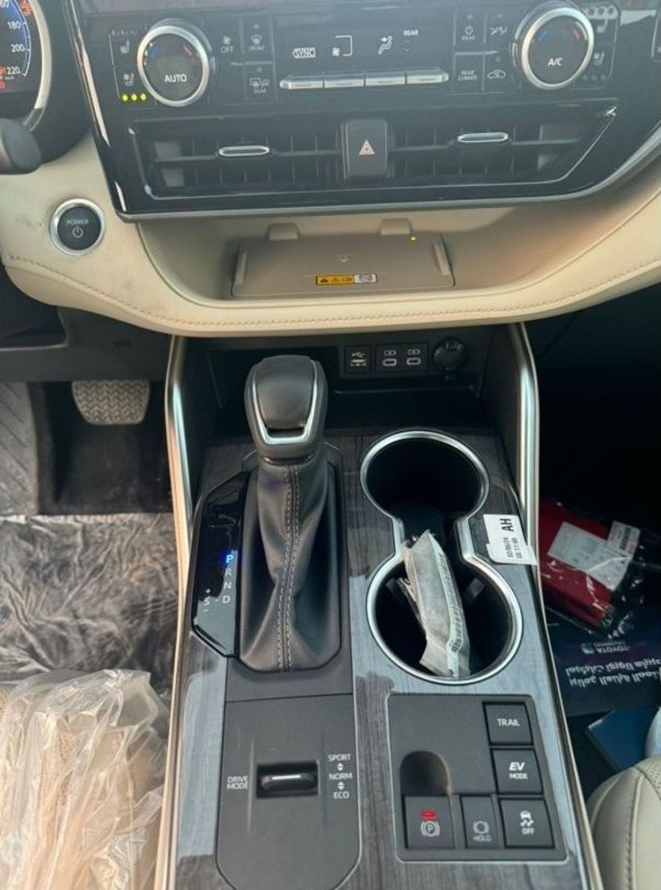 تويوتا هايلاندر 2.5L HYBRID JBL HUD LIMITED 2025