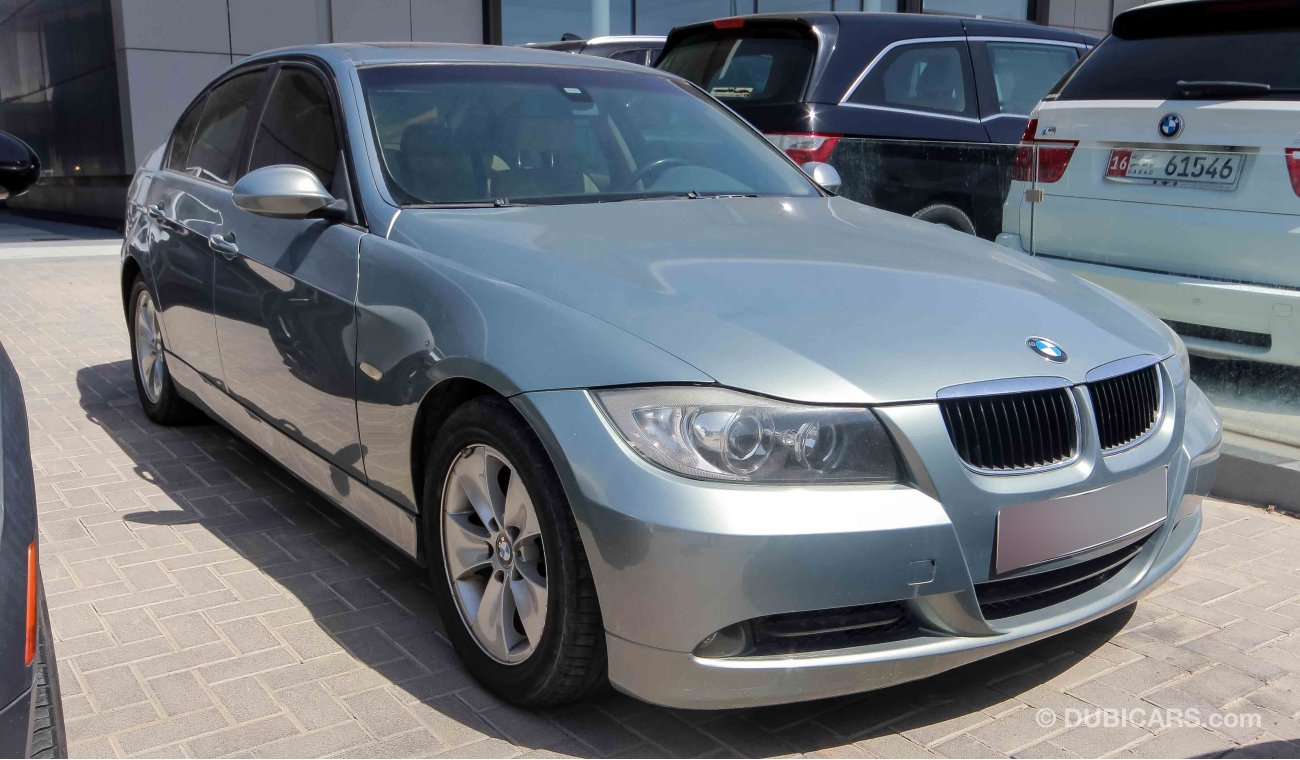 بي أم دبليو 320 i