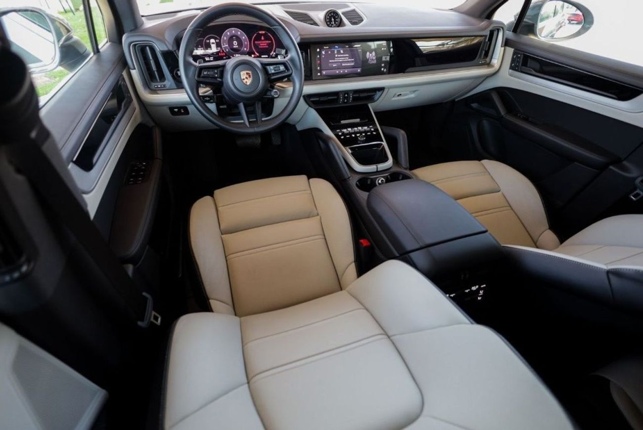 بورش كايان Porsche Cayenne 2024 GCC under Agency Warranty with Flexible Down-Payment.