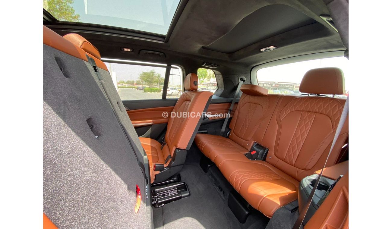 BMW X7 40i M Sport Pure GCC SPEC UNDER WARRANTY AND SERVICE CONTRACT