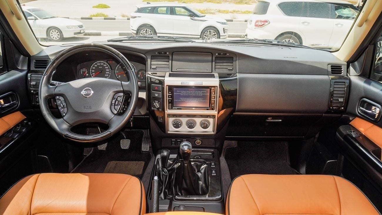 نيسان باترول سوبر سفاري Manual Transmission