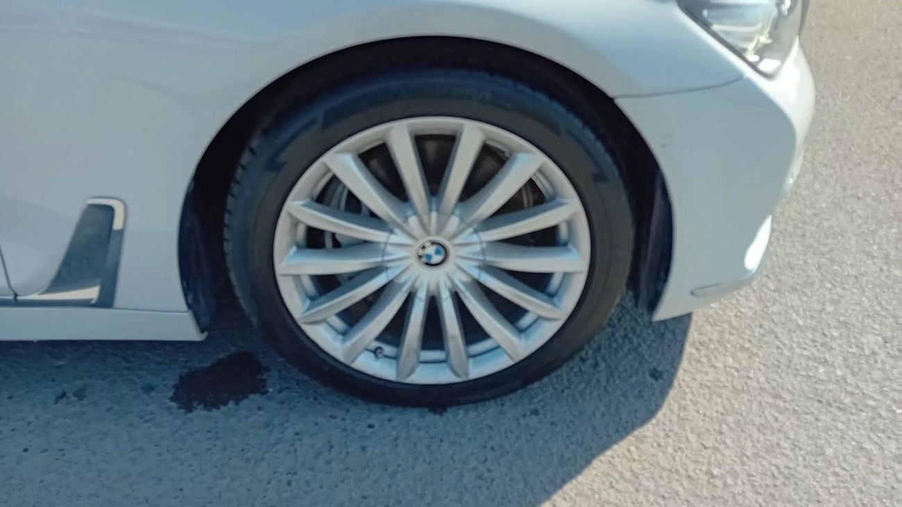 BMW 740i 