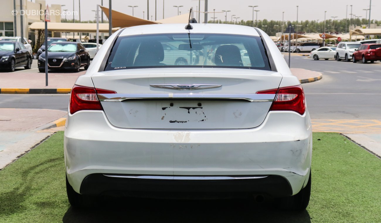 Chrysler 200