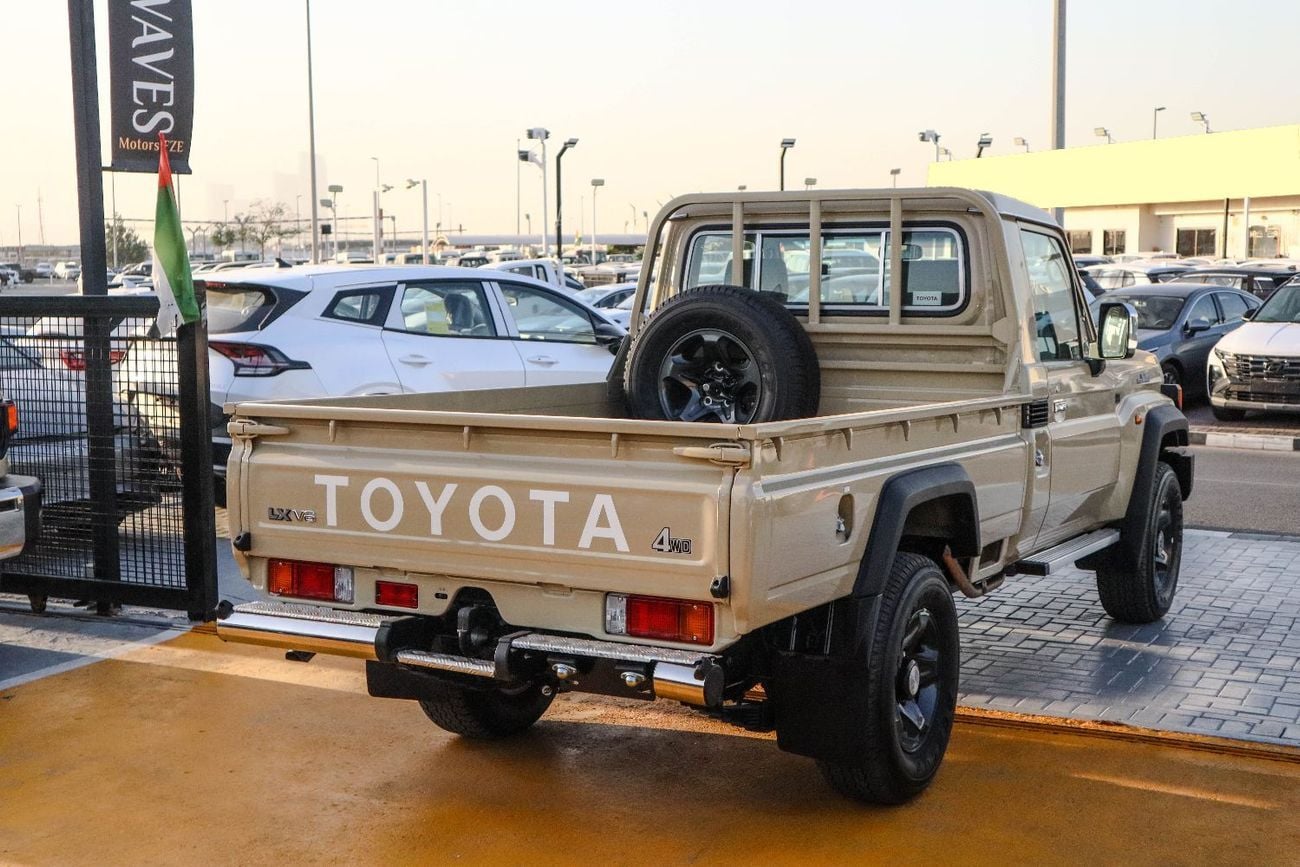 تويوتا لاند كروزر بيك آب Std 4.0L Single Cab Utility 4WD