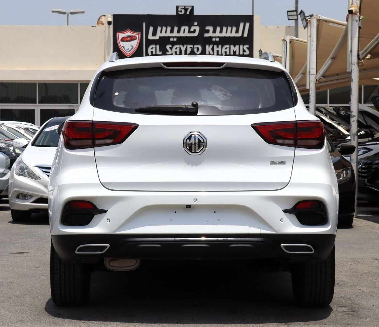 MG ZS LUX