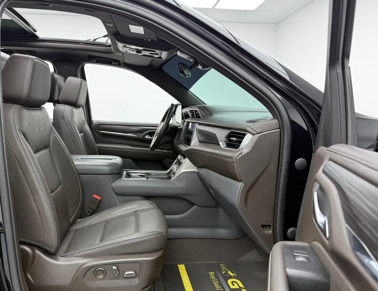 جي أم سي يوكون XL Denali 6.2L (8 Seater) 2021 GMC Yukon Denali XL, Warranty, Full GMC Service History, Fully Loaded, E