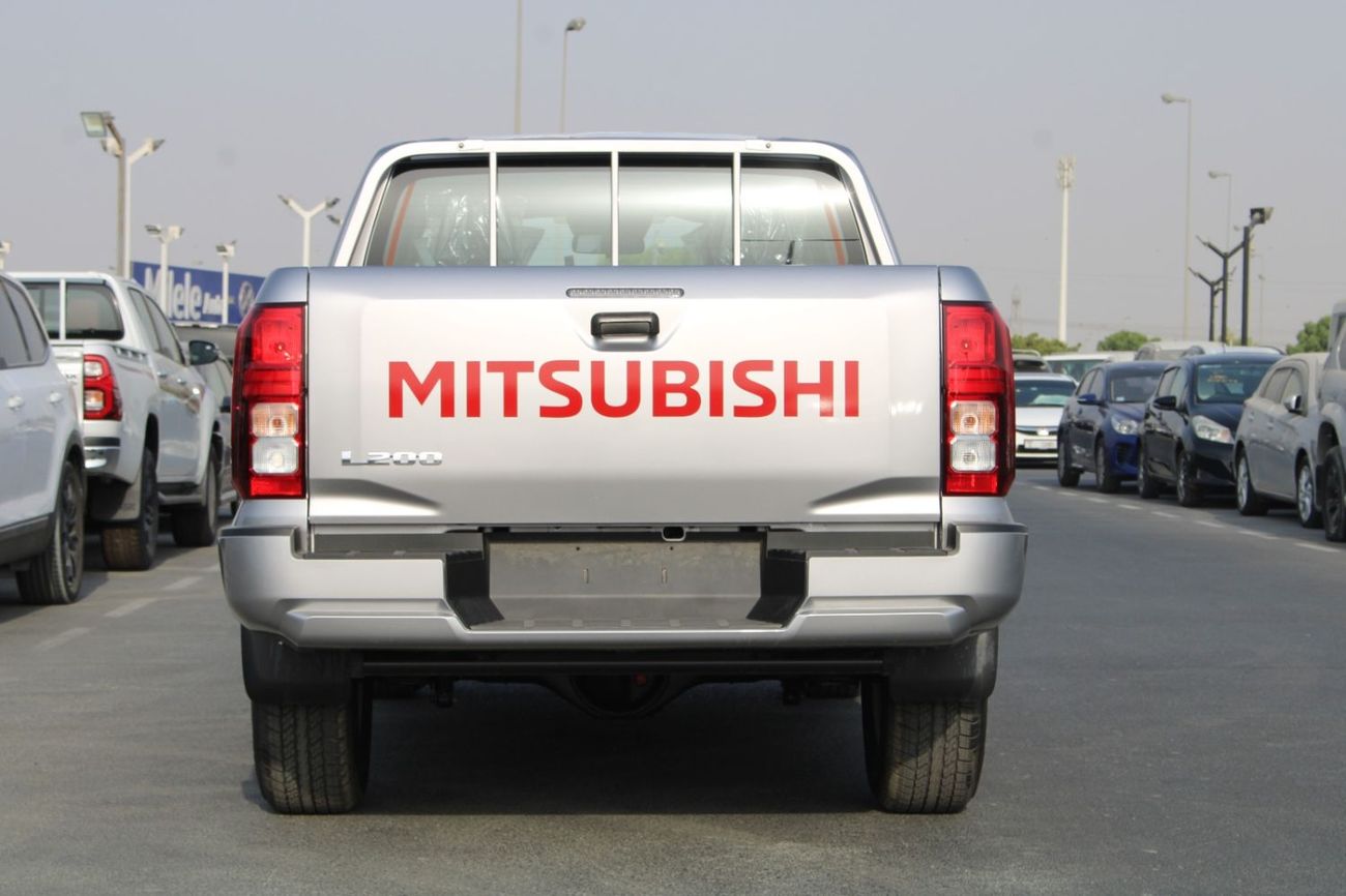 Mitsubishi L200 MITISUBISHI L200 2.4L DIESEL DOUBLE CAB 4WD GLS MANUAL