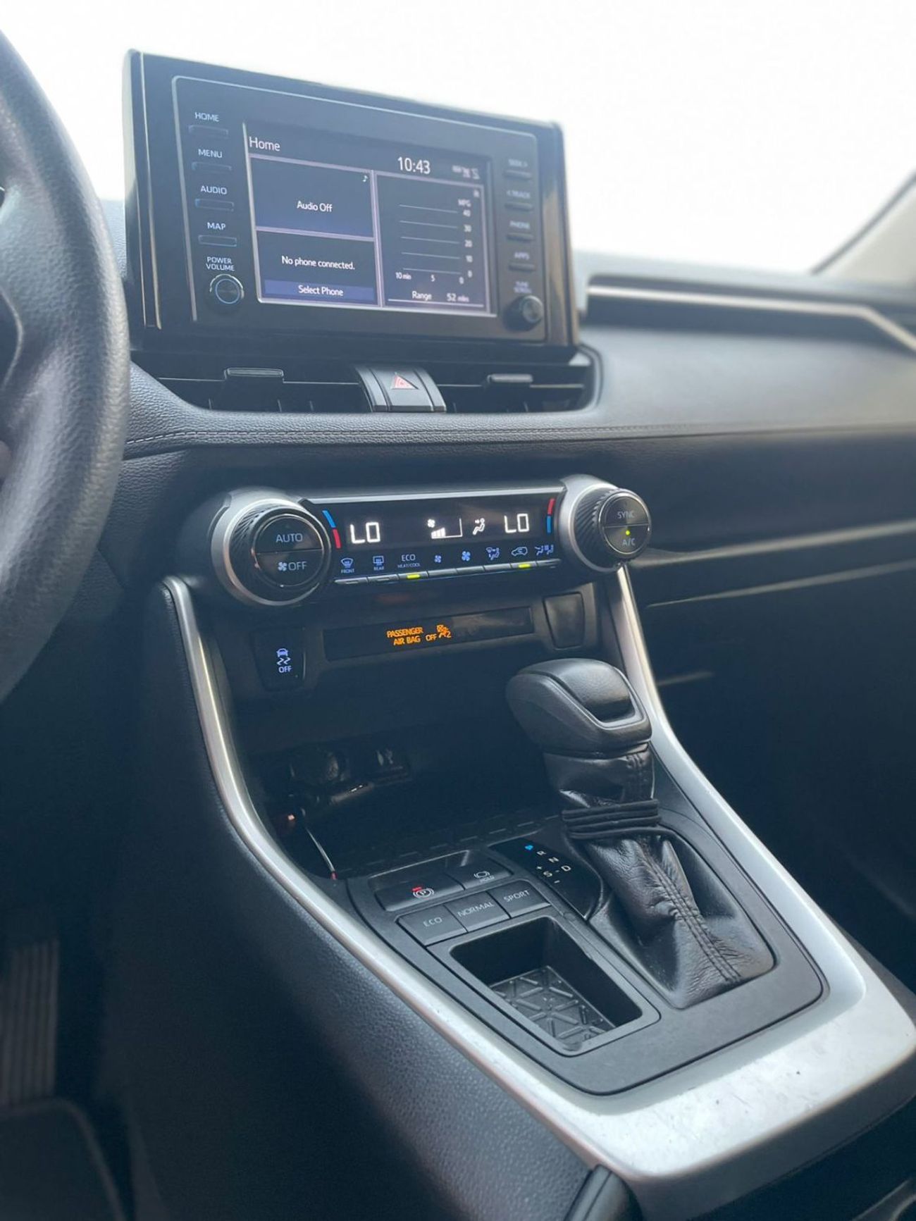 تويوتا راف ٤ 2019 Toyota Rav4 XLE 2.5L V4 - Push Start With Sunroof - MidOption