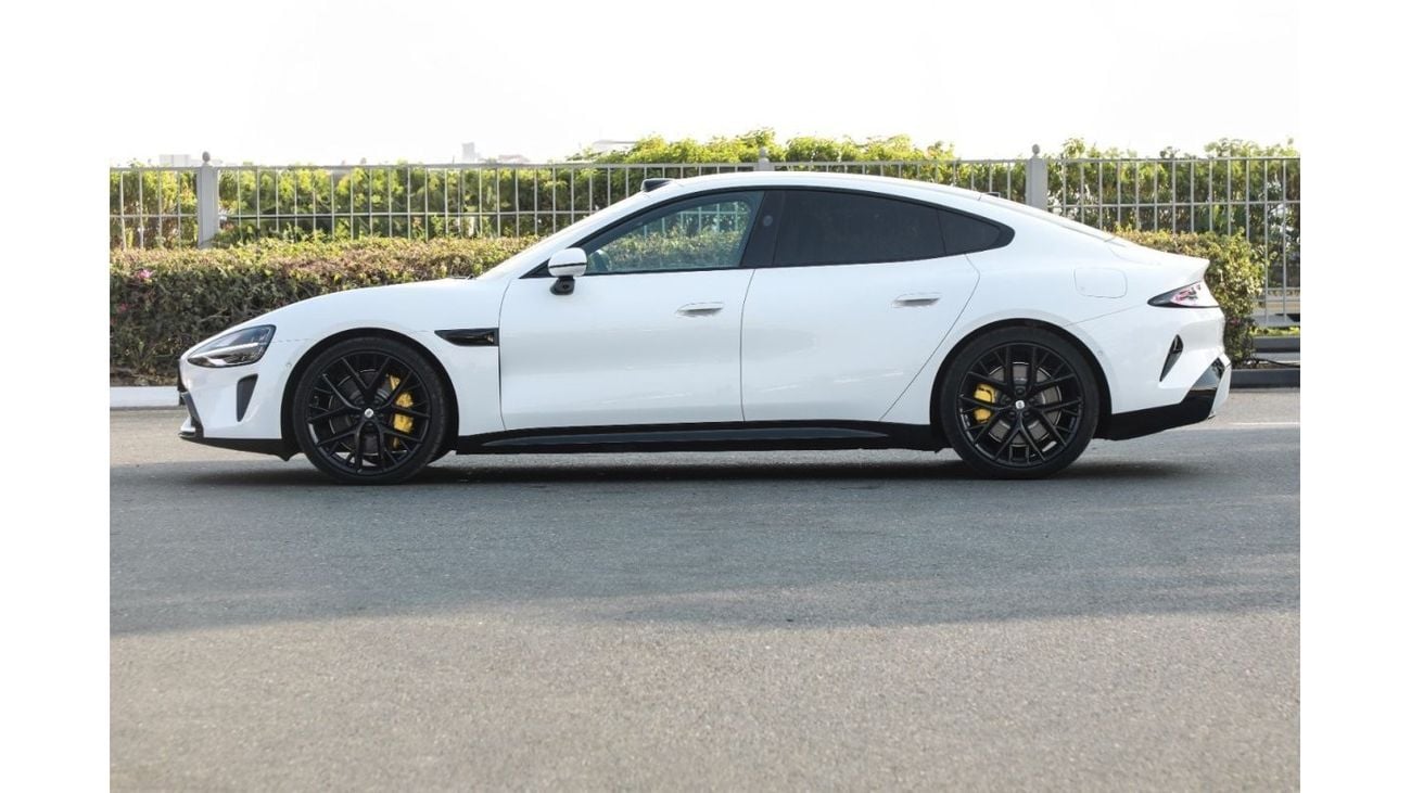 شاومى SU7 2024 XIAOMI SU7 MAX - أبيض داخل رمادي | سعر التصدير