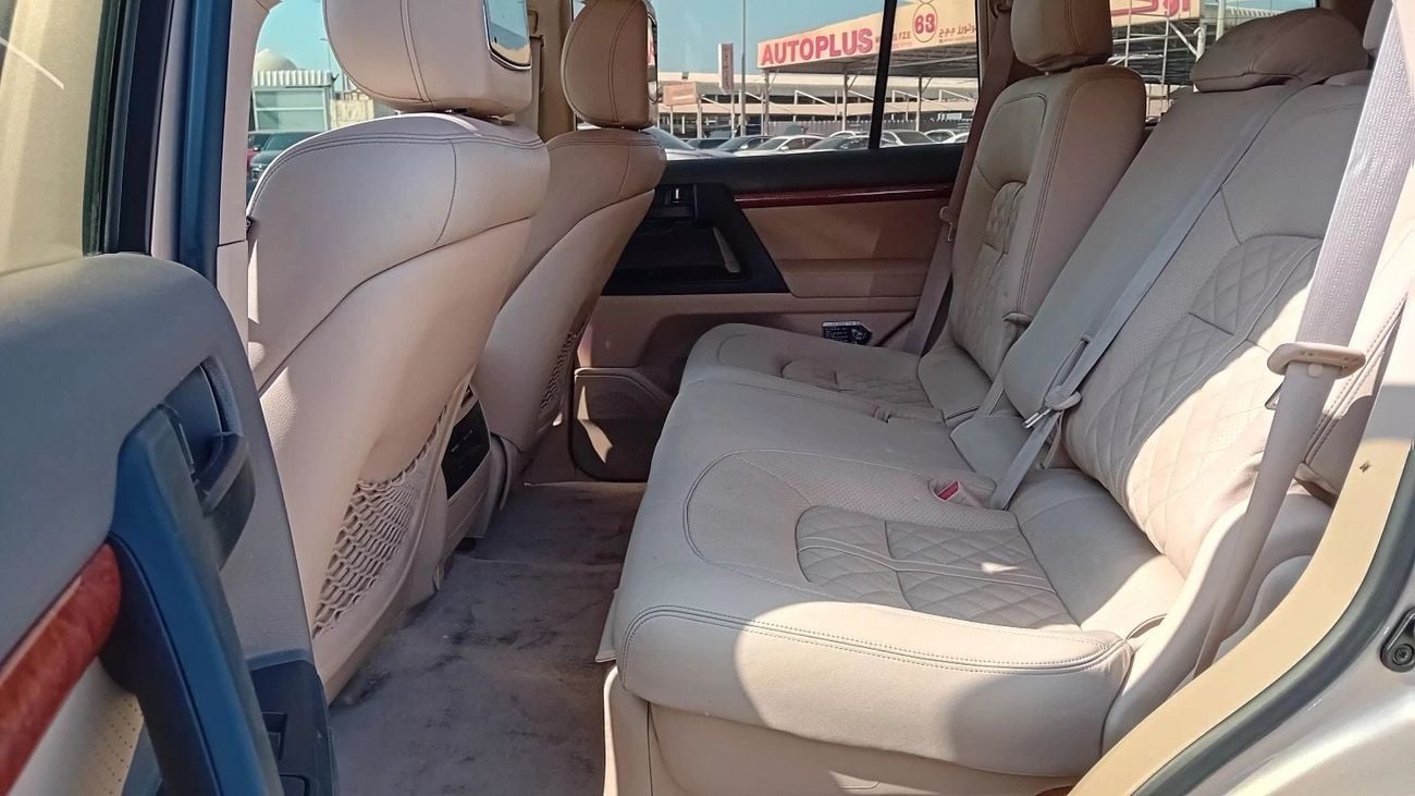 تويوتا لاند كروزر Std 4.0L 4WD