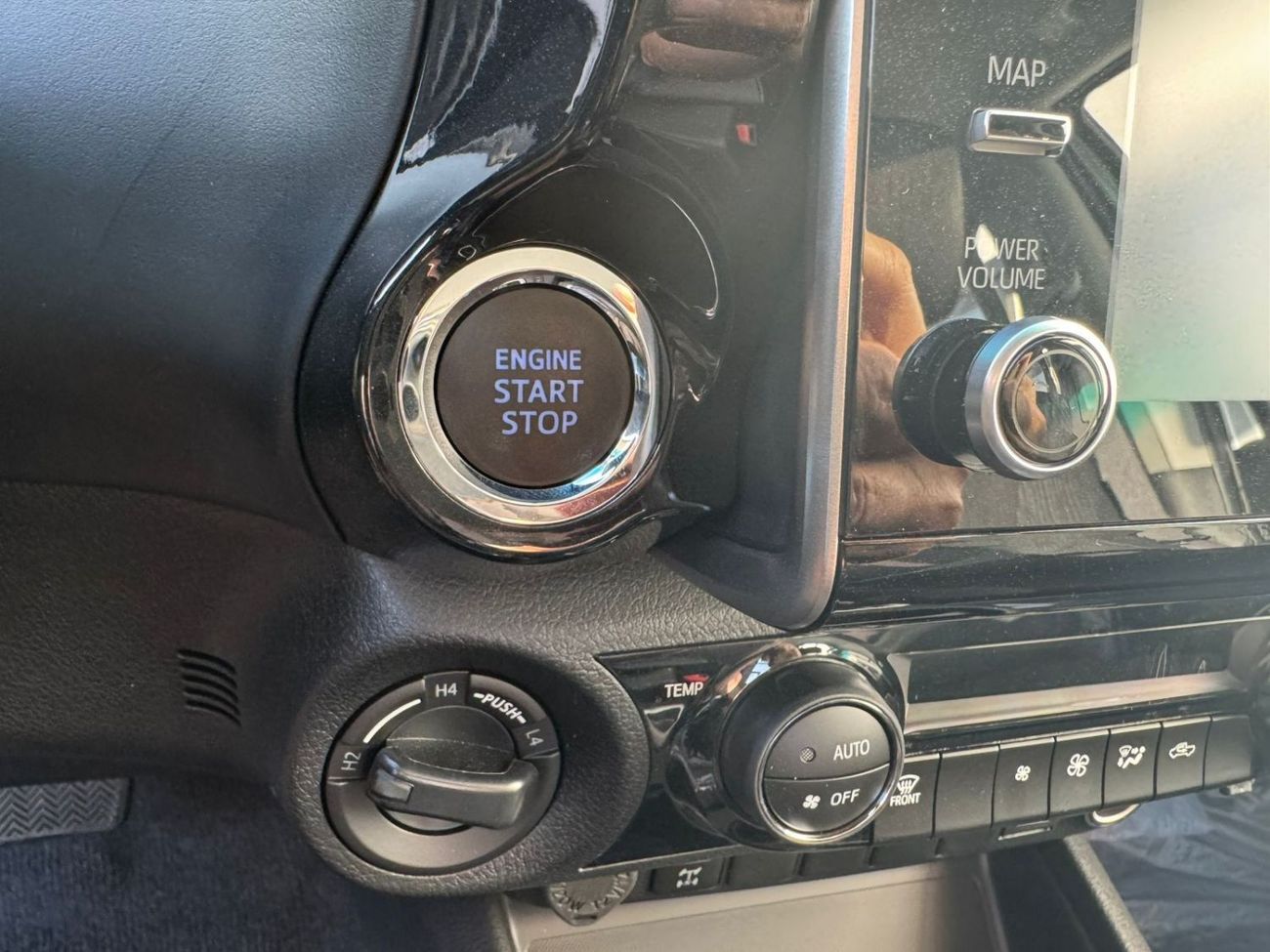 Toyota Hilux TOYOTA HILUX 2.4L DIESEL A/T LIMITED EDITION MY 2026