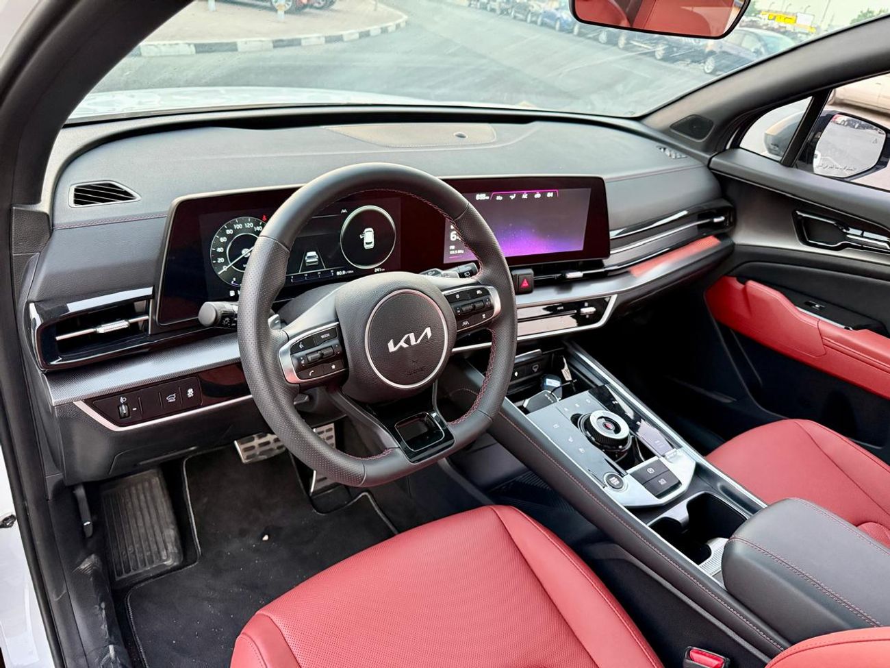 كيا سبورتيج 2.0L MPI LX (FWD)