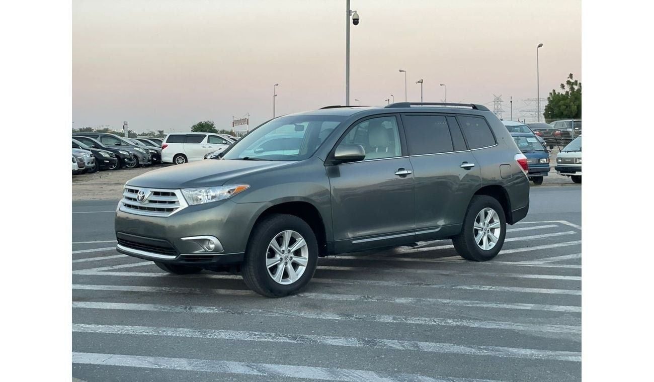 تويوتا هايلاندر 2013 Toyota Highlander 3.5L V6 Electric Seats + Rear CAM - 71,400 Mileage