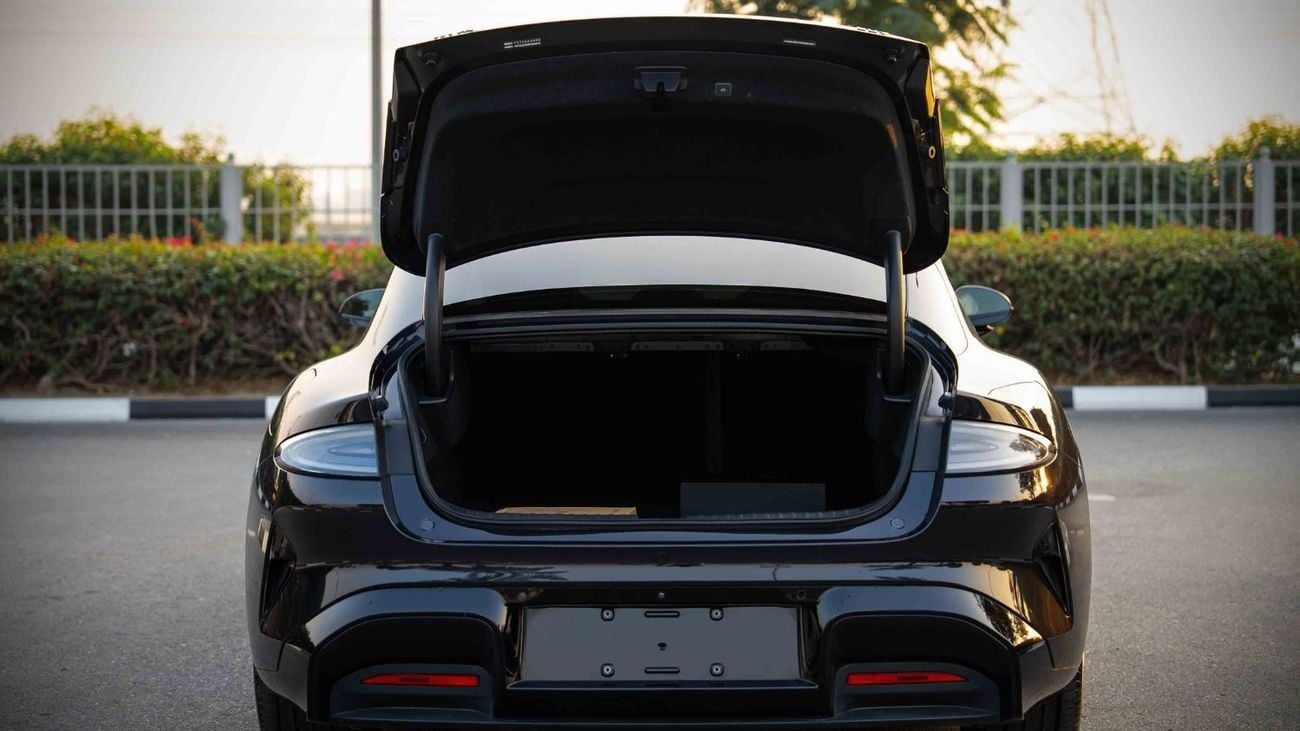 شاومى SU7 PRO - Black inside Black | Export Only