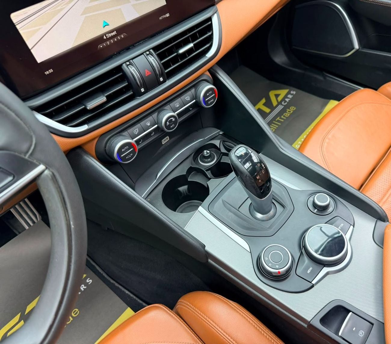 Alfa Romeo Giulia VELOCE 2018 Alfa Romeo Giulia Veloce Q4, Full Service History, Fully Loaded, Excellent Condition, GCC