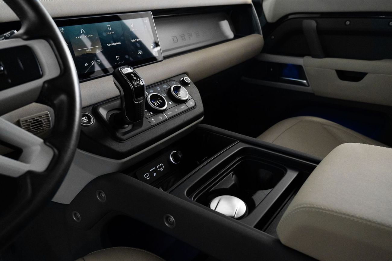 Land Rover Defender 110 SE P300 2.0L