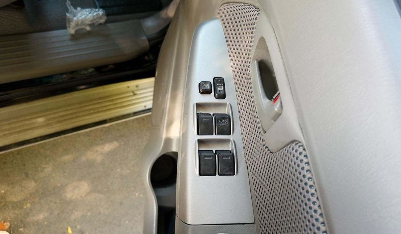 Toyota Hilux EXCELLENT CONDITION | DOUBLE CAB | 3.0L DIESEL ENGINE | RHD | (AT) | 2011