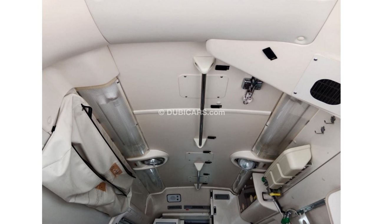 Toyota Hiace TOYOTA HIACE VAN (AMBULANCE) RIGHT HAND DRIVE(PM12092)