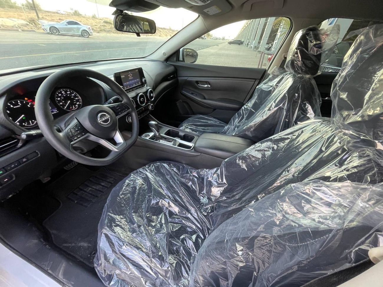 Nissan Sentra 2.0L V4 / FULL OPTION / LOW MILEAGE / RADAR / ROAD ASSIST / BLIND SPOT / RIMS