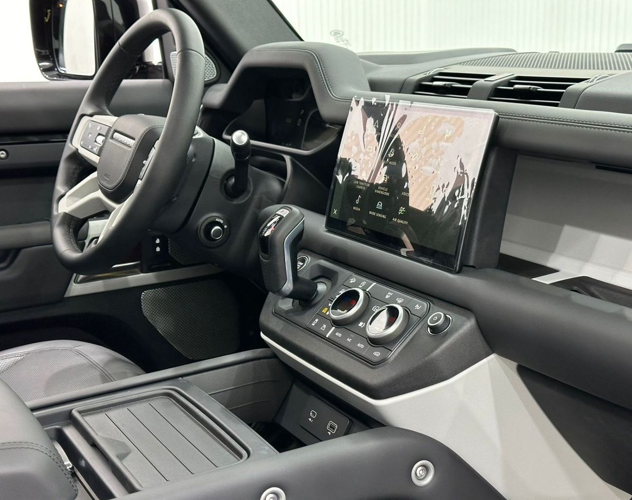 Land Rover Defender 2023 Land Rover Defender P400, May 2025 Warranty