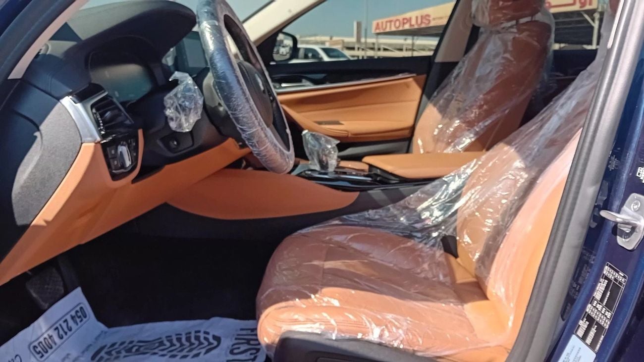 بي أم دبليو 520i Std 2.0L