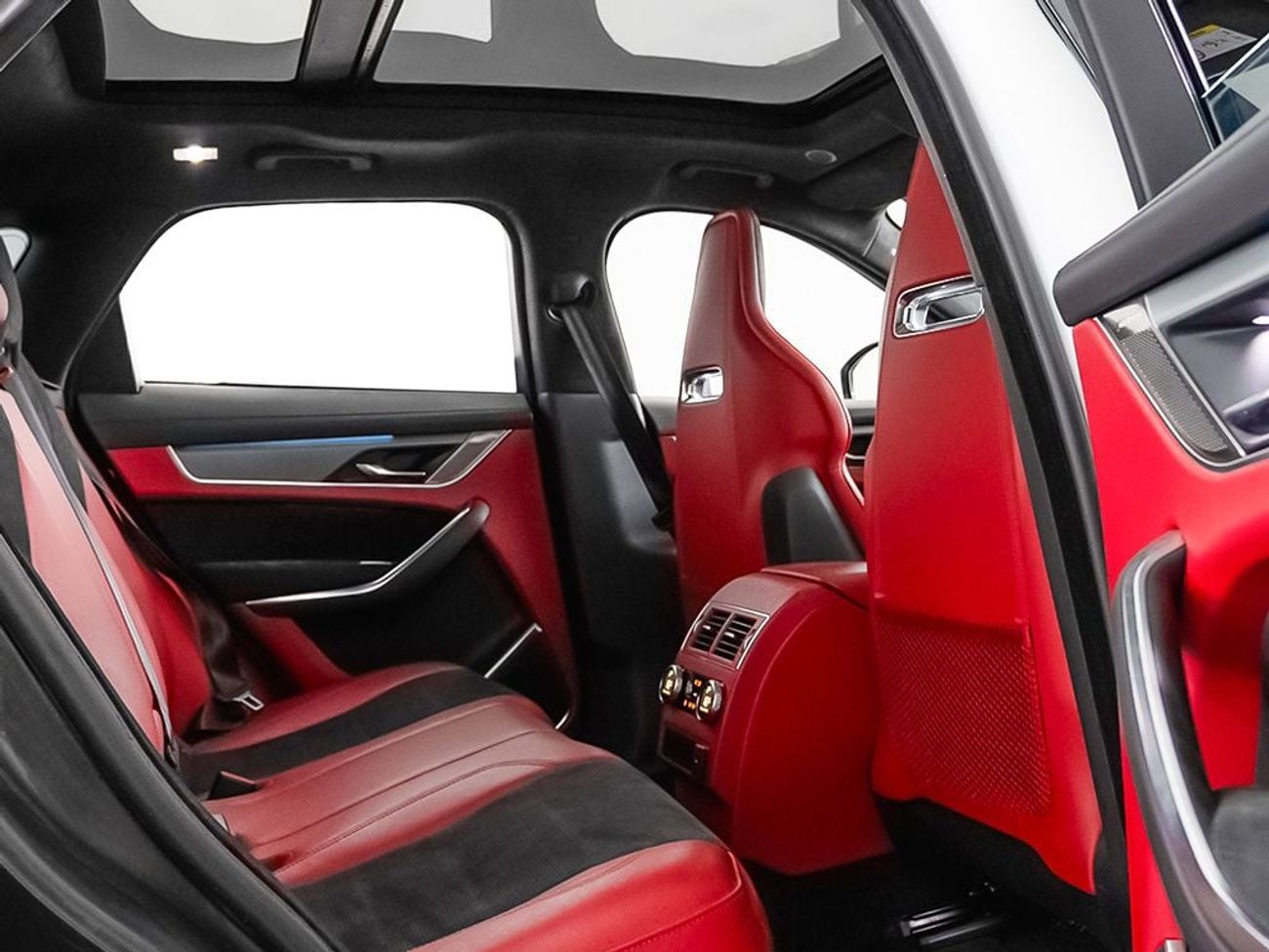 Jaguar F Pace SVR 5.0L