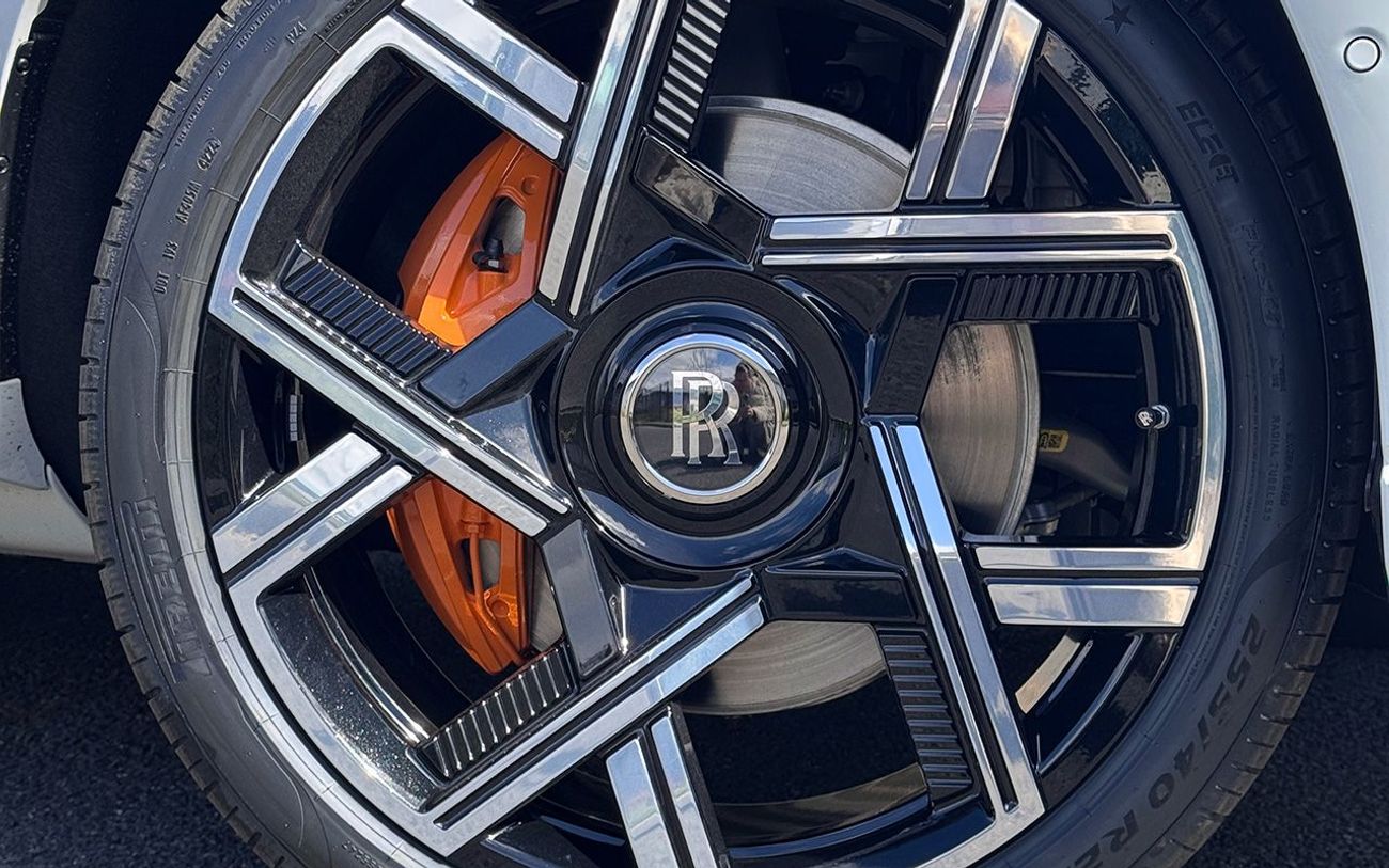 رولز رويس كولينان Black Badge Series II Right Hand Drive