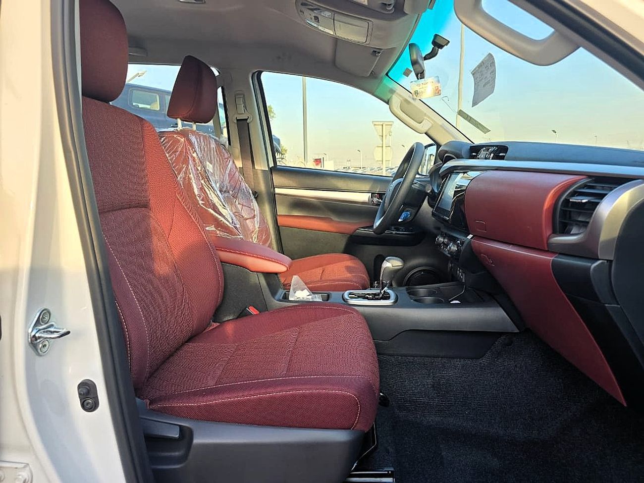 Toyota Hilux Toyota Hilux S GLX 2.7L AWD A/T White Color 2025