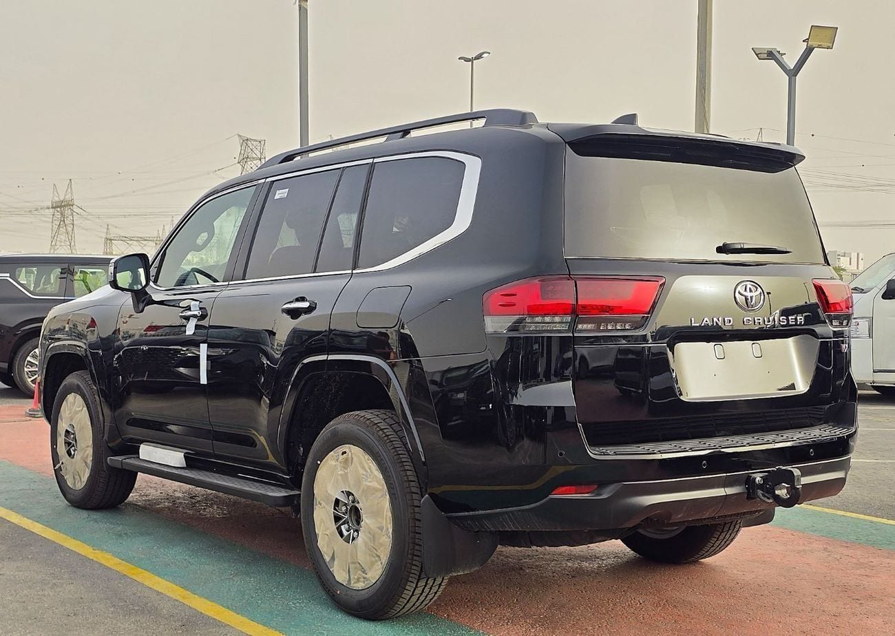Toyota Land Cruiser VX Toyota Land Cruiser 3.3L Diesel A/T 4WD SUV With radar Black Color 2026 Model