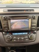 Toyota RAV4 XLE 2.5L / Sunroof, 4WD Full option