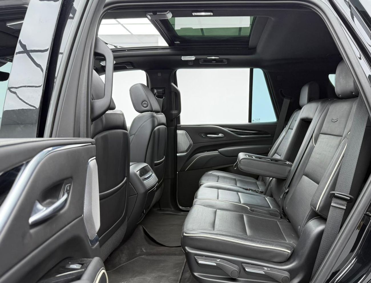 Cadillac Escalade Sport Platinum 6.2L 4WD 2022 Cadillac Escalade Sport Platinum, 2027 Cadillac Warranty + Service Pack