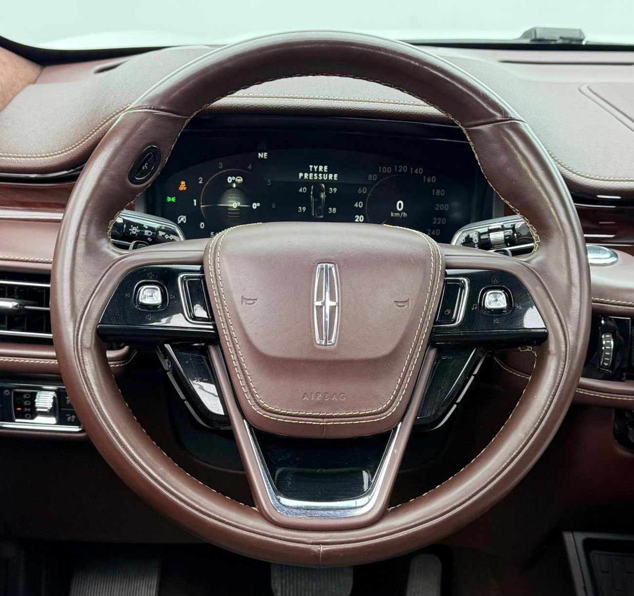 Lincoln Aviator PRESIDENTIAL 2021 Lincoln Aviator Presidential, 2028 Lincoln Warranty, 2026 Lincoln Service Pack, 7 Seater, GCC