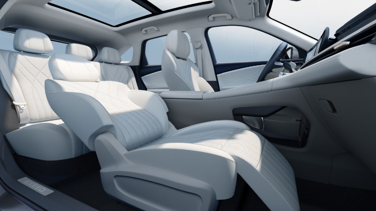 Exeed RX interior - Seats