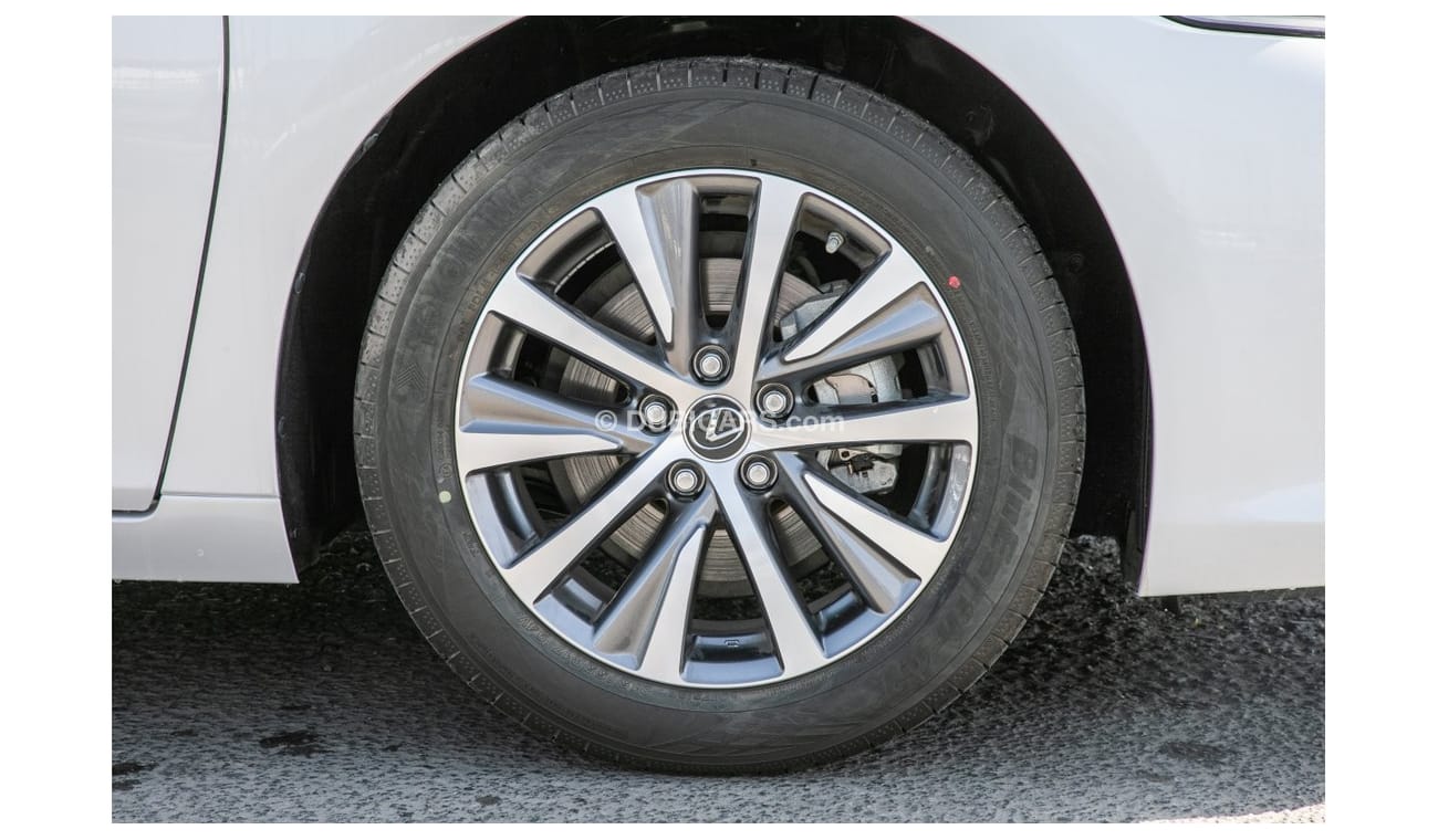 New Lexus ES 300 Hybrid 2.5L with 2 Power Seats , Rear Camera and