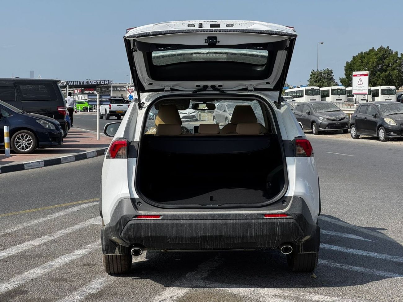 Toyota RAV4 2025 TOYOTA RAV 4 2.5L HYBRID SUNROOF FABRIC SEATS GCC SPEC MID OPTION