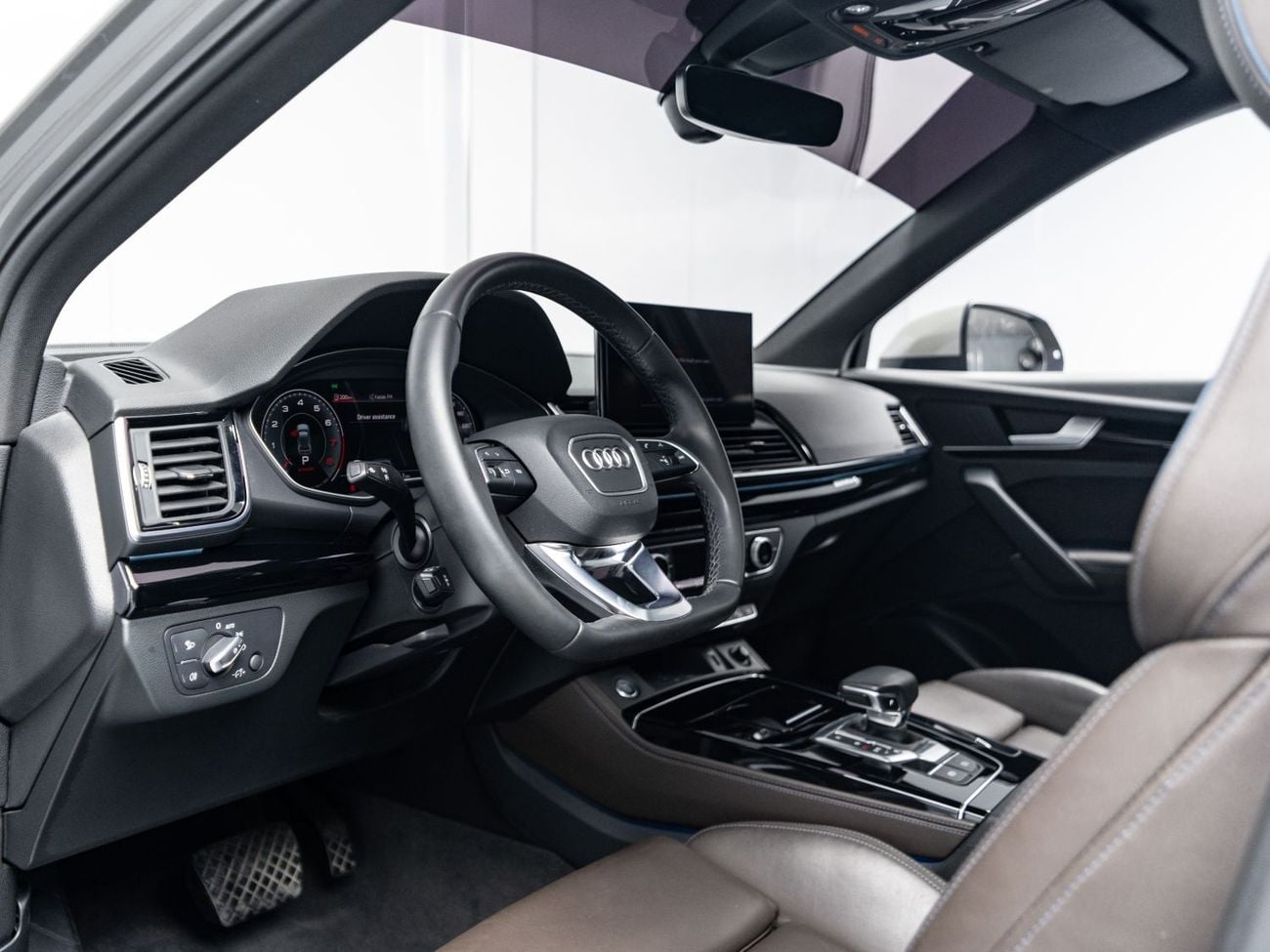 Audi Q5 45 TFSI SPORTBACK S-LINE BUY NOW, PAY 2027 | THE BLACKLINE STANDARD | 2027 Audi Warranty + Service Contract, GCC